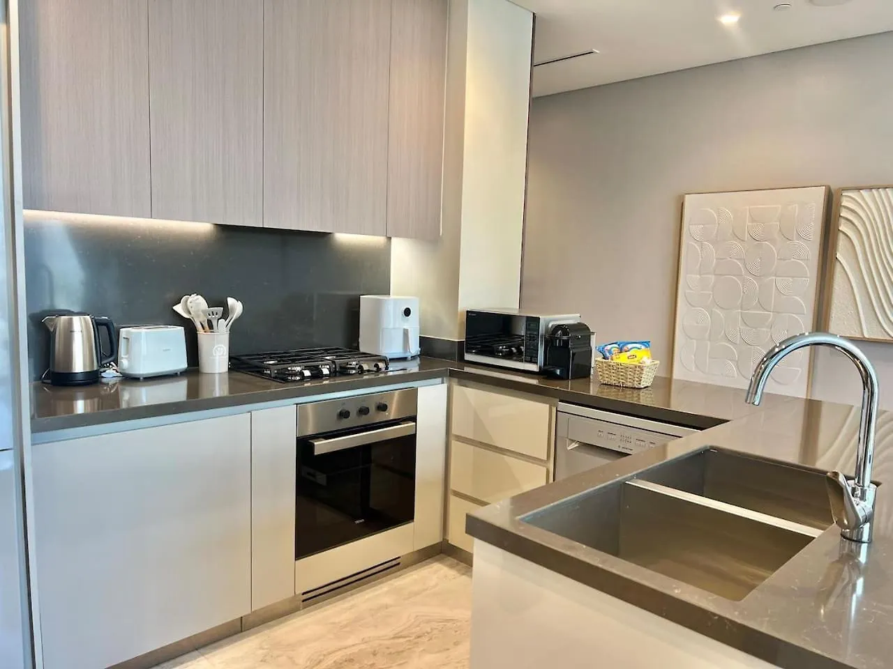 Burj Khalifa And Canal View With Ultra Luxury Dubai Apartment