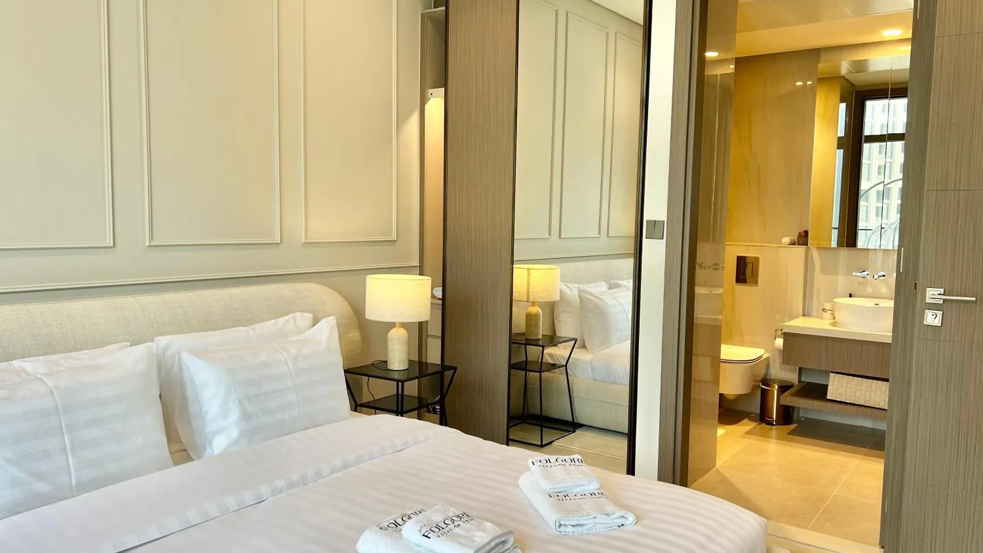 Apartment Burj Khalifa And Canal View With Ultra Luxury Dubai